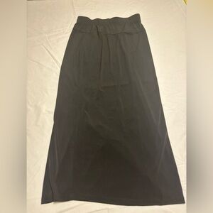 Motherhood Maternity Black A-Line Skirt size medium
